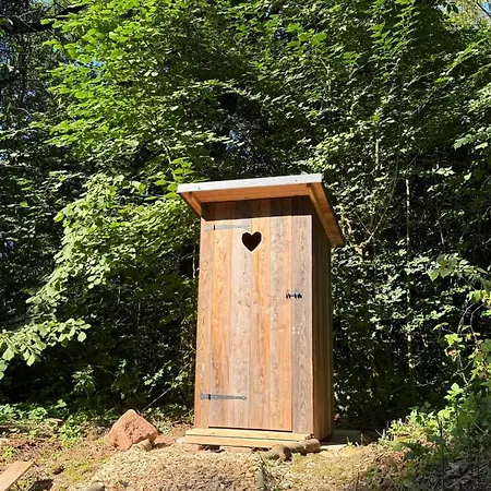 Semesterbostad Labe Glamping *