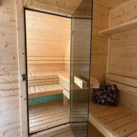 Semesterbostad Labe Glamping *