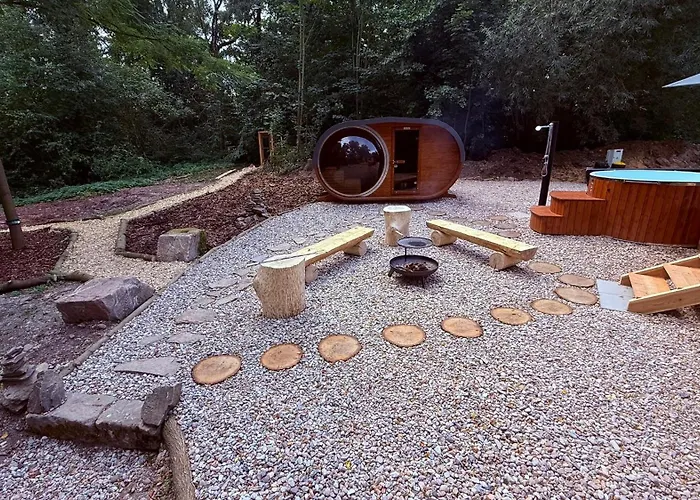 Labe Glamping בית נופש Žireč